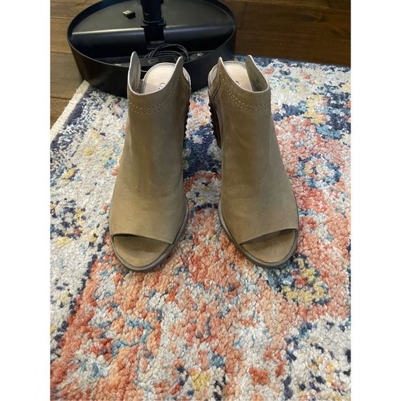 Gianni Bini Leather Studded Open Toe Mules Womens Size 6 - Picture 1 of 5